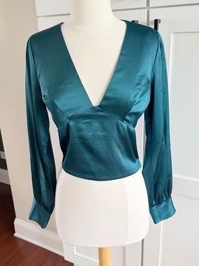 Abercrombie & Fitch Teal Satin V-Neck Long-Sleeve Crop Top